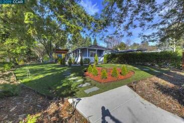 관광객 아파트 Danville Home