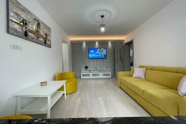 관광객 아파트 Robert’s Apartament 2