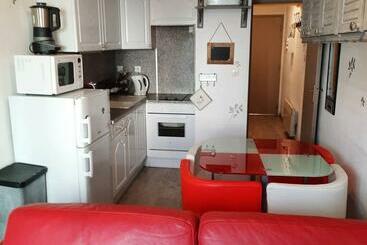 ツーリストアパートメント Studio Cabine Cozy Avec Terrasse, Parking, Et Casier à Ski   Idéal Famille De 4 à Bolquère   Fr 1 59