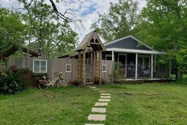 관광객 아파트 Cedar Oaks Inn The Barracks