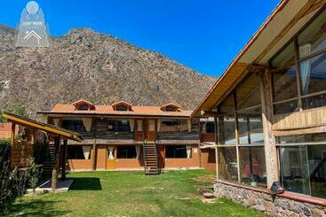 פנסיון Light Wood