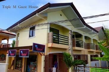 پانسیون Triple M Guest House