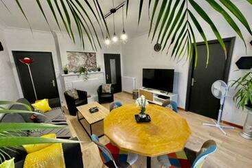 Жильё для туристов Très Grand Appartement à 10 Min à Pied Du Centre