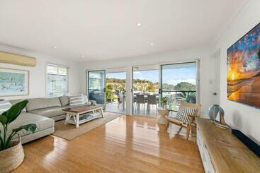 דירות לתיירים Cois Farraige   Beside The Sea Irish