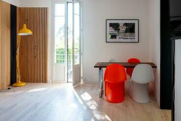 آپارتمان‌های توریست‌ها Modern Appartment In The Heart Of Cap D Antibes