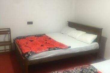 פנסיון Greenleaf Guesthouse