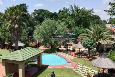 דירות לתיירים Private Accommodation Self Catering