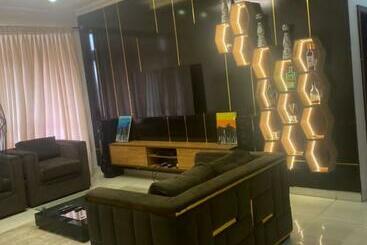 관광객 아파트 Pustez Shortlets