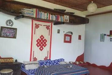 ツーリストアパートメント Unique Lake View Home