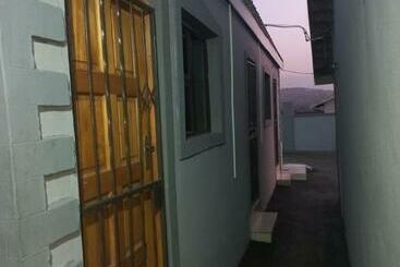 بنسيون Grey House Lodge