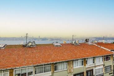 آپارتمان‌های توریست‌ها Vibrant Flat 500 M To Uskudar Ferry Station