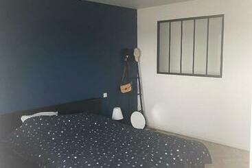 דירות לתיירים Duplex Au Coeur De Niort