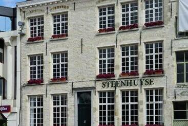 ホテル Restaurant Steenhuyse