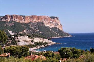 Жильё для туристов Le Sept Charmant Studio Aux Portes Des Calanques