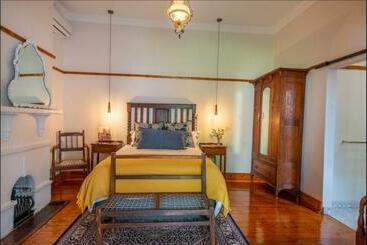 بنسيون Die Hof Gastehuis