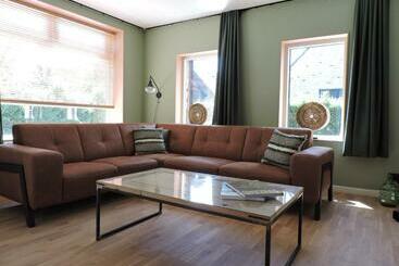 דירות לתיירים Prachtig Gerenoveerd Dijkhuis Driepolders Bij Biervliet