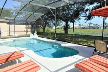 관광객 아파트 3000 Sf Luxury Waterfront Home With Private Pool 15 Minutes From Disney!