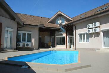 ツーリストアパートメント Ispera At Pipera