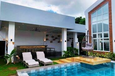 پانسیون Asheville Tagaytay