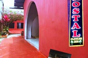پانسیون Hostal Claveles Inn