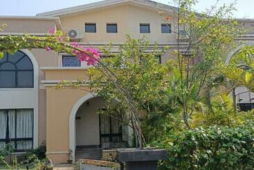 ツーリストアパートメント Calypso Haus