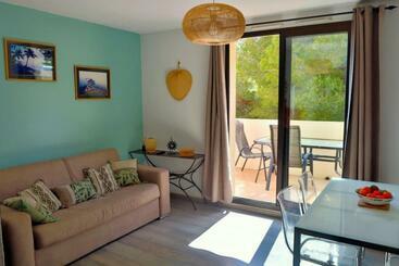 Жильё для туристов Domaine De La Coudoulière, Calme, Sans Vis à Vis, Proche Mer, Piscine