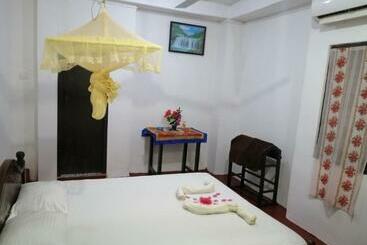 פנסיון Diluna Guest House Hikkaduwa