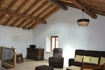 דירות לתיירים Charmante Maison De Village Rénovée   Près De Pralognan La Vanoise, 10 Pers, 3 Niveaux, Balcon Sud