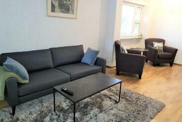 ツーリストアパートメント Cosy 1 Bedroom Apartment With Terrace And Sauna, Best Location