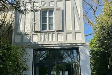 관광객 아파트 La Maison Du Gardien