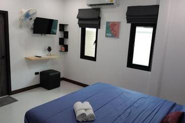 דירות לתיירים Private Pool Villa With Jacuzzi At Royal Park Village   Walk To The Beach   6 People   Max 3 Males