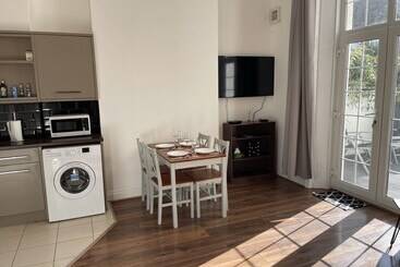 ツーリストアパートメント Spacious 2 Bed Apartment With Free Parking