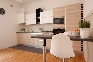 ツーリストアパートメント Casa Rosa