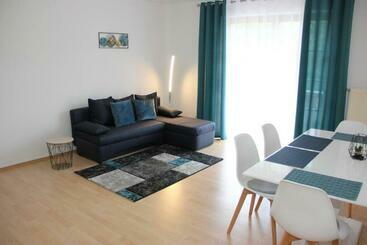 ツーリストアパートメント Ferienwohnung Mit Balkon