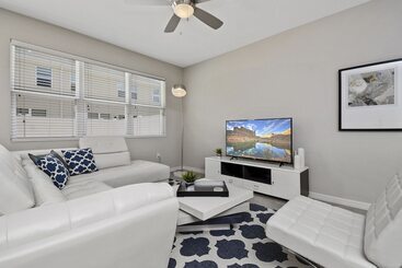 آپارتمان‌های توریست‌ها Stunning 4 Bd W/ Gameroom Close To Disney 5110k