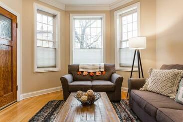 شقق خاصة سياحية The Wrigleyville Deluxe  Steps From Wrigley Sleeps 10