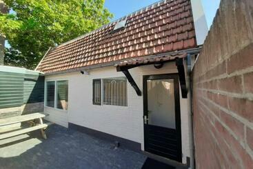 ツーリストアパートメント Vakantiewoning  T Juttershuis Egmond Aan Zee