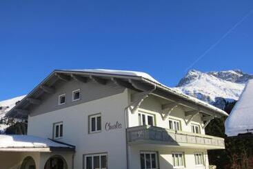 تختخواب و صبحانه Haus Churlis