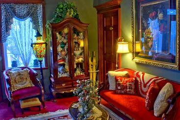 בית מלון כפרי Big Yellow Inn