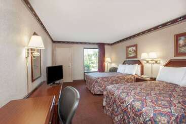 酒店 Days Inn By Wyndham Saint Pauls