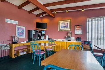 فندق Econo Lodge