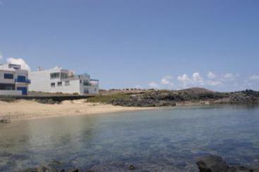 هتل Famara Clandestino Surf