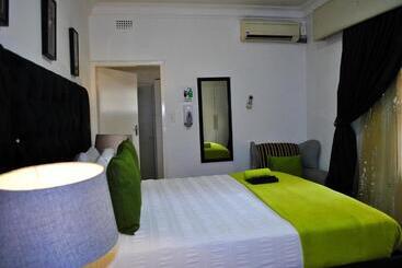 Lapologa Bed & Breakfast