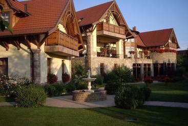 Palazzo Wellness Villa