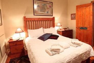 پانسیون The Old Trading Post