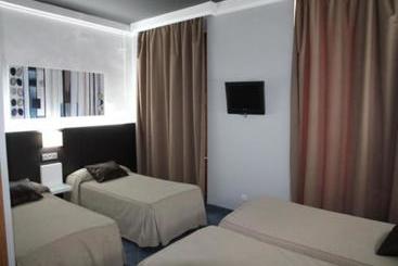 هاستل Hostal Plaza Ruiz