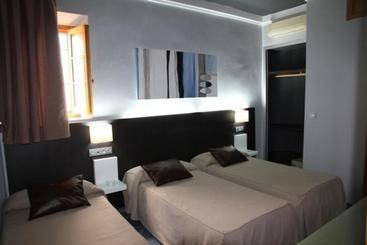 هاستل Hostal Plaza Ruiz