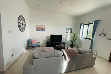 관광객 아파트 3 Bedroom With Backyard Hosted By Sweetstay