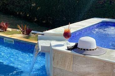 관광객 아파트 Chacara Tha&thi Cond Fechado Wi Fi Spa E Pisc Aquececimento Solar