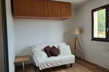 דירות לתיירים Charmant Studio Rénové Avec Parking Gratuit Sur Place